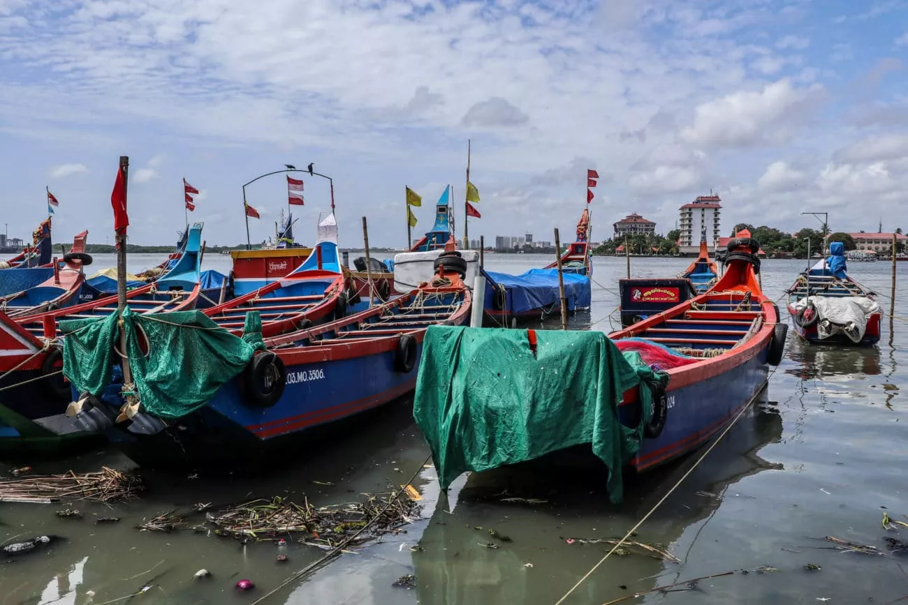 Fischerboote in Kochi, Indien