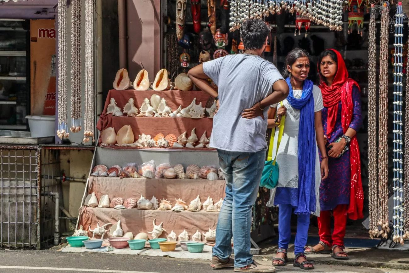 Meeresmuscheln zum Verkauf in Fort Kochi