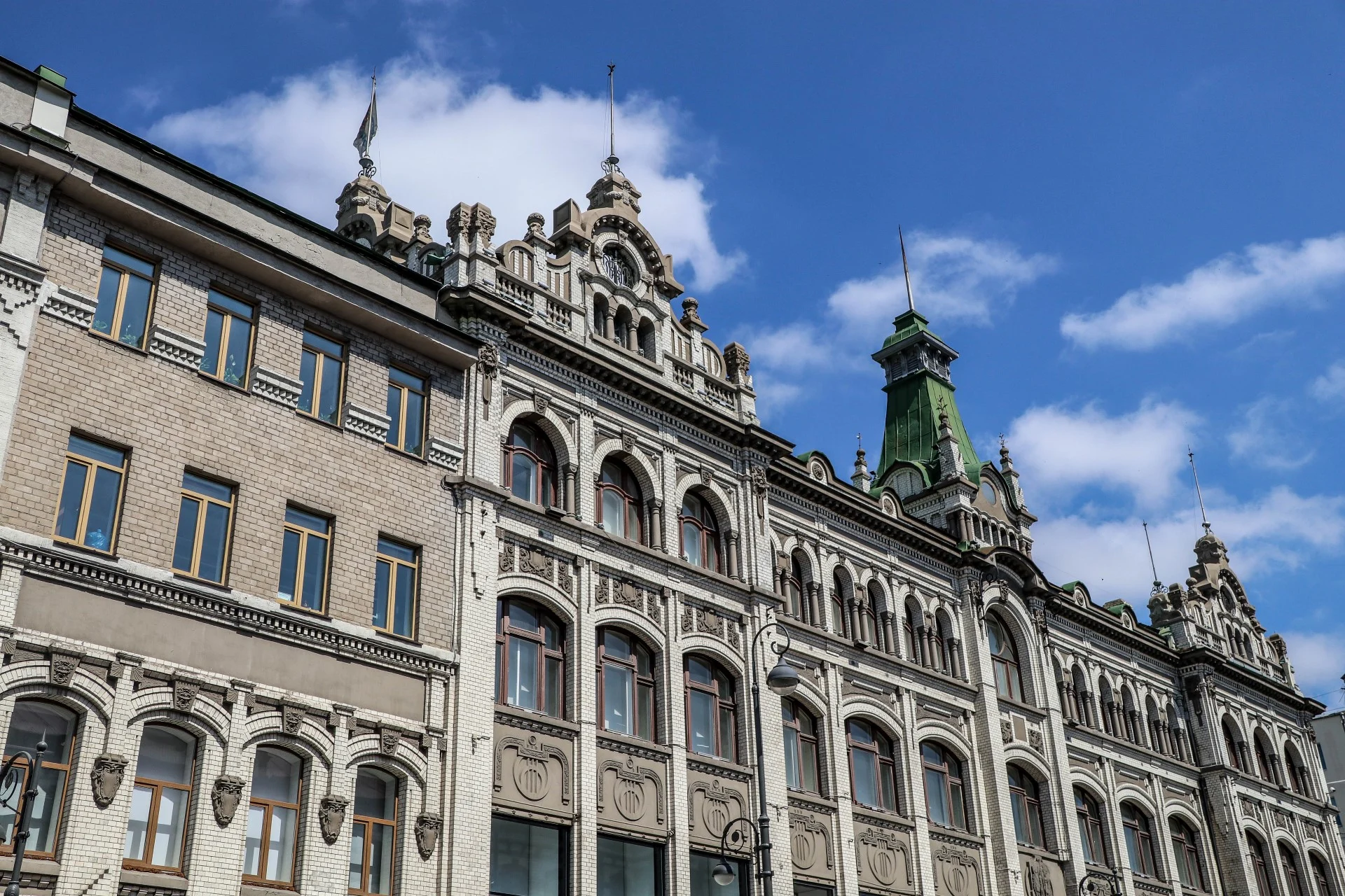 An ornate 19th century commercial building in the downtown core