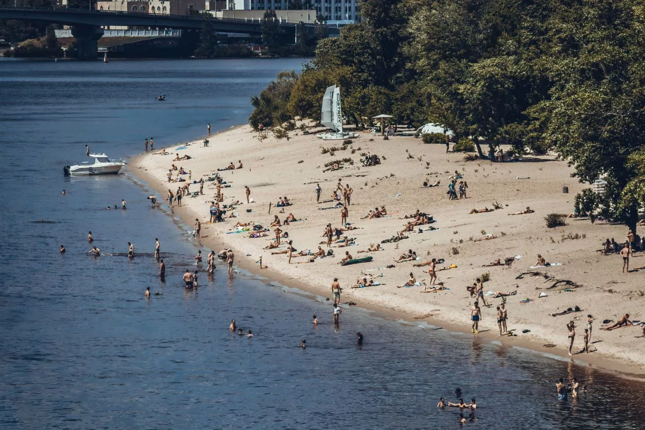 Dimanche décontracté à la plage municipale “Centrale” Муніципальний пляж “Центральний”