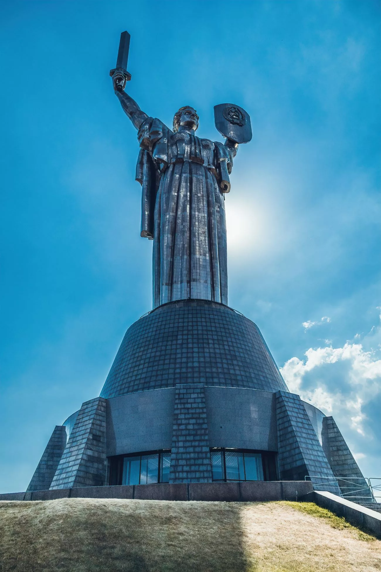 La statue de la Mère-Patrie à Kyiv