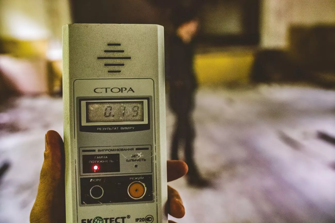 Ein radioaktives Messgerät zum Scannen des Gebiets. 0,19 ist sehr niedrig
