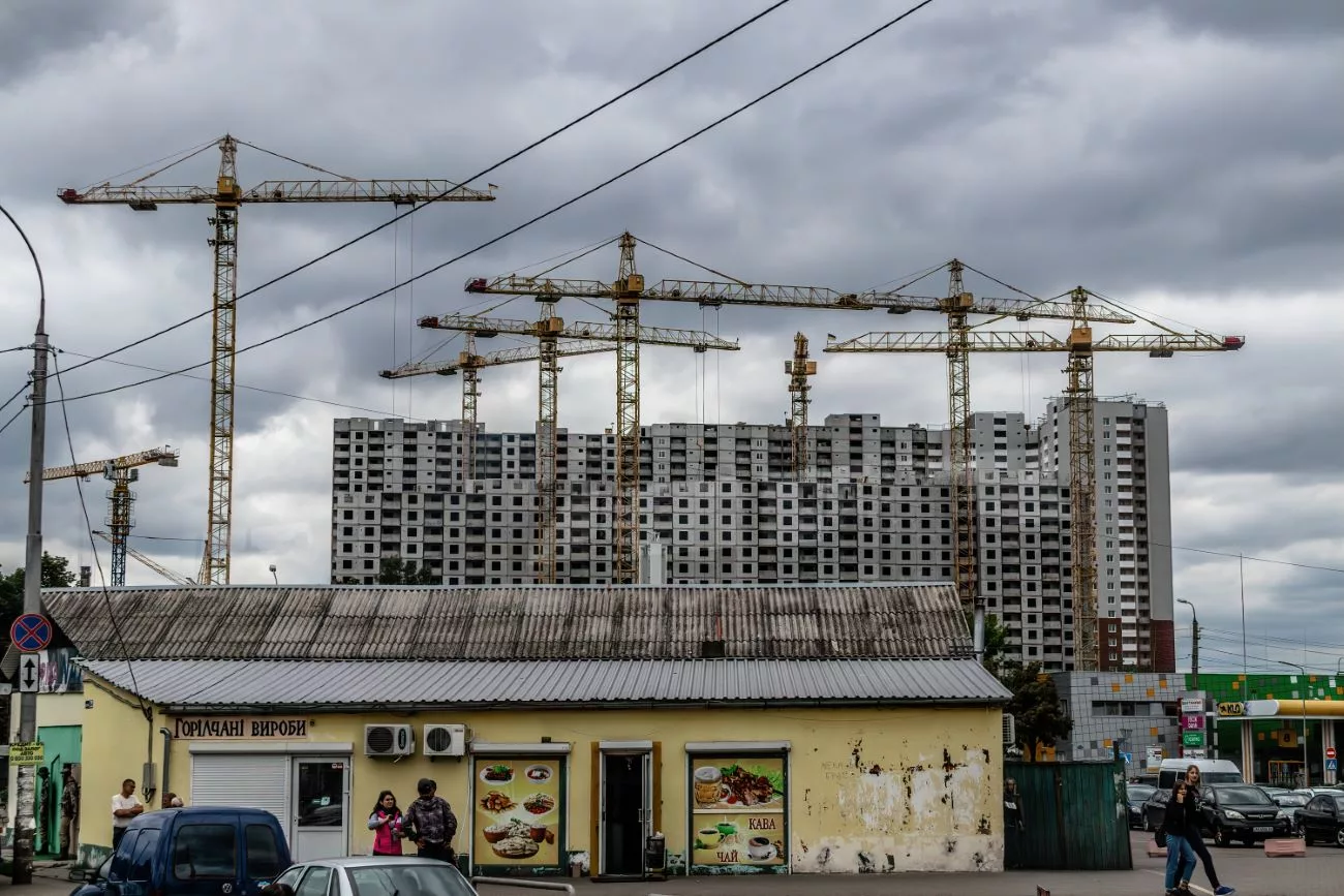 Kyiv se construit rapidement (tout comme le reste du monde) pour une population toujours croissante