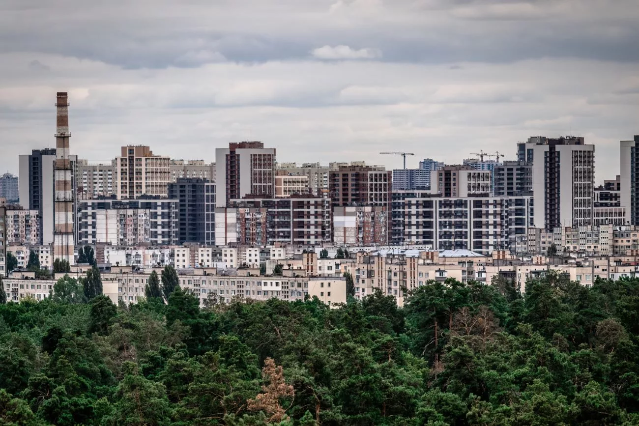 La ville de Kyiv avec son architecture soviétique / à bas coût