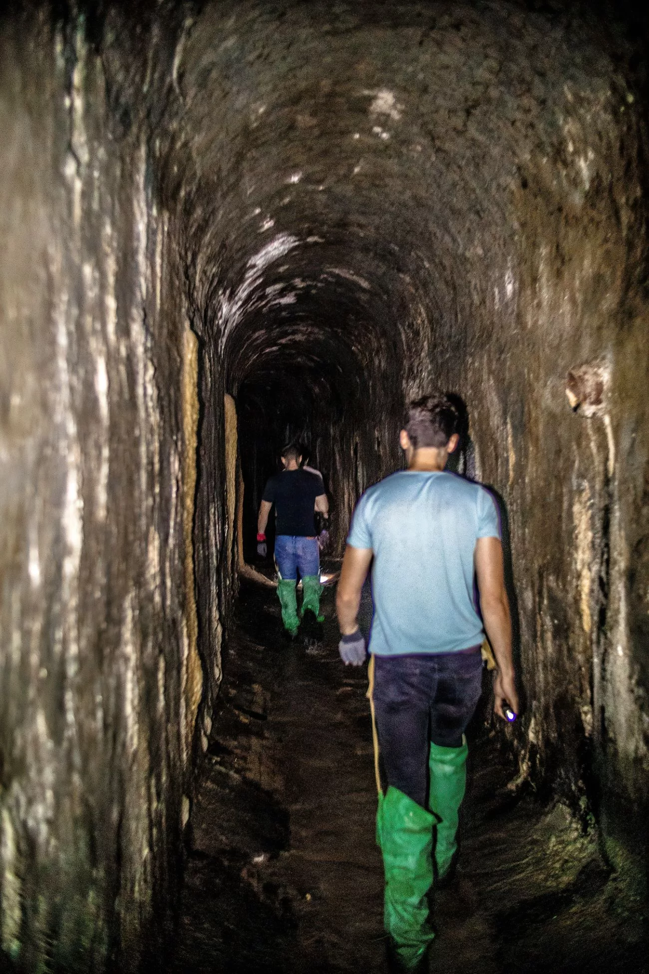 Diese Tunnel wurden für größere Menschen ausgehauen