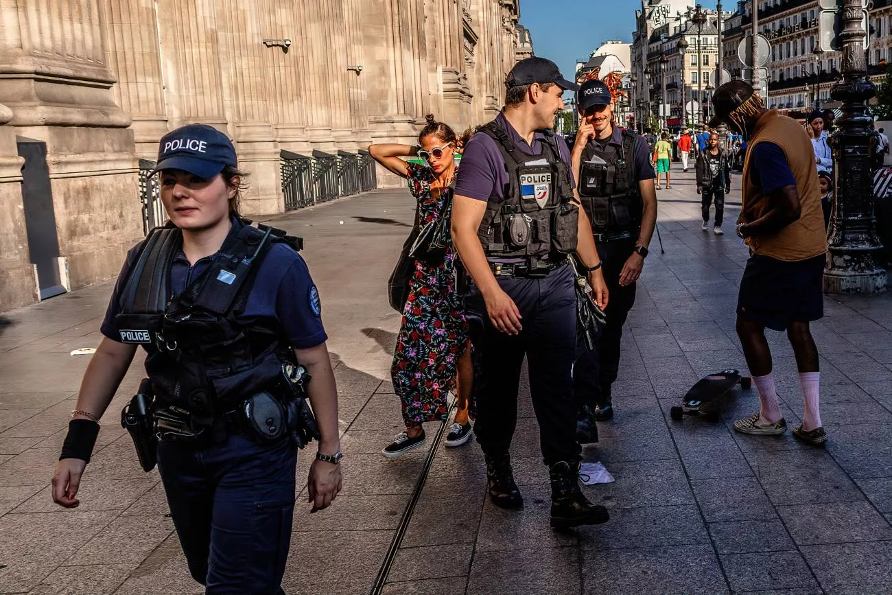 La police patrouille dans les rues de Paris pour prévenir de nouvelles attaques terroristes