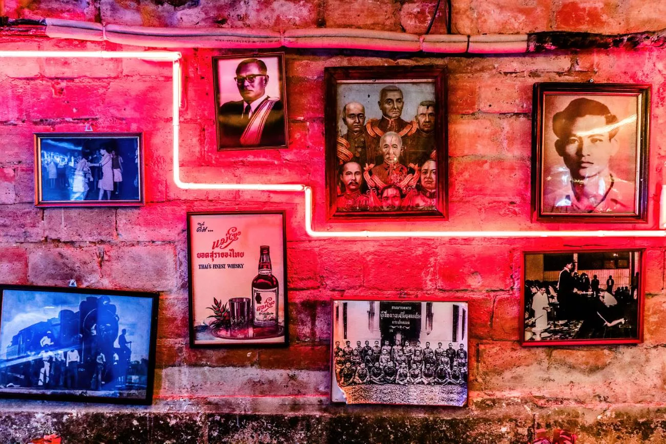 Un restaurant thaïlandais intéressant à Paris. La France et la Thaïlande ont une histoire commune intéressante.