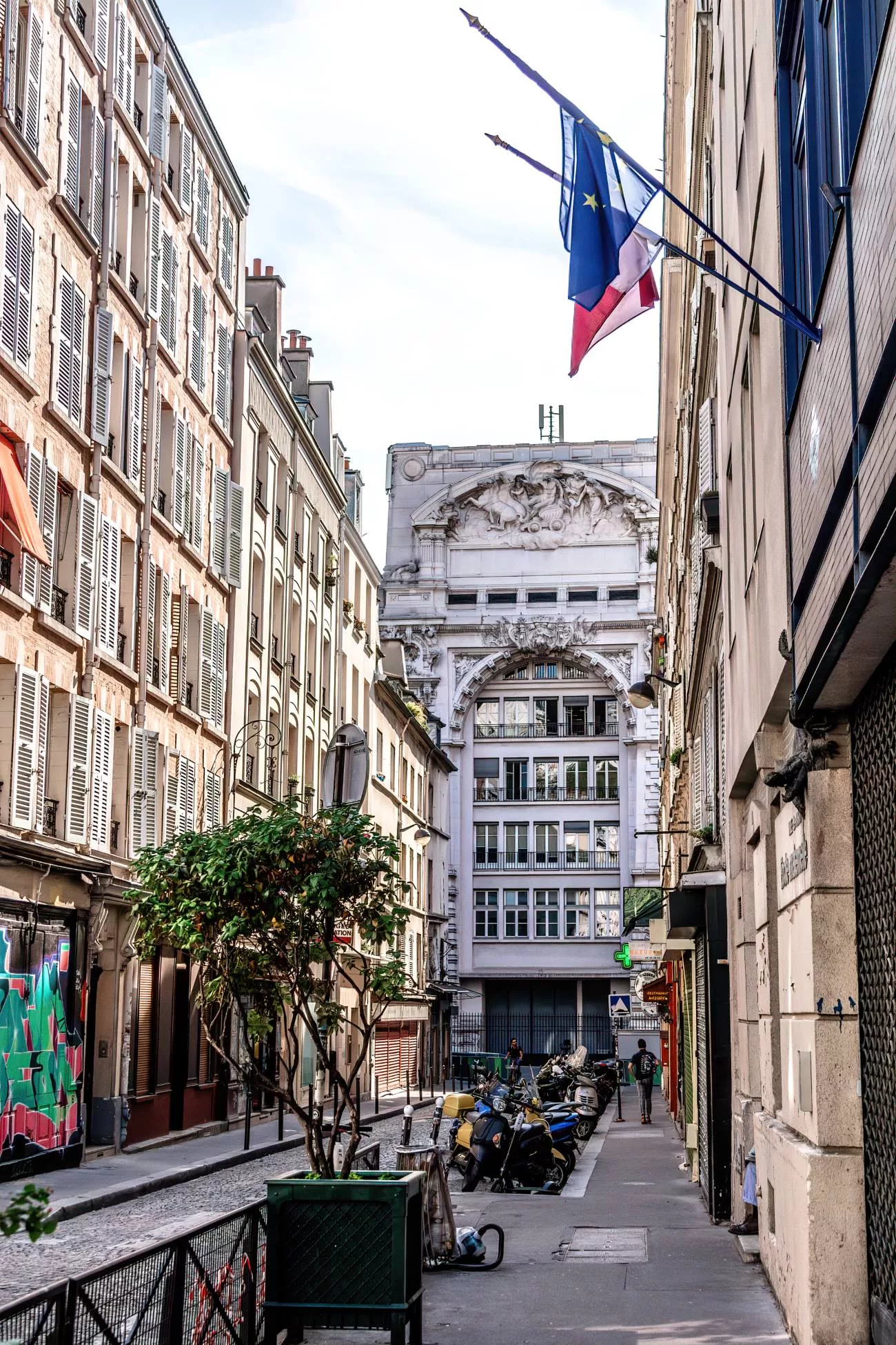 Les beaux passages entre les immeubles à Paris