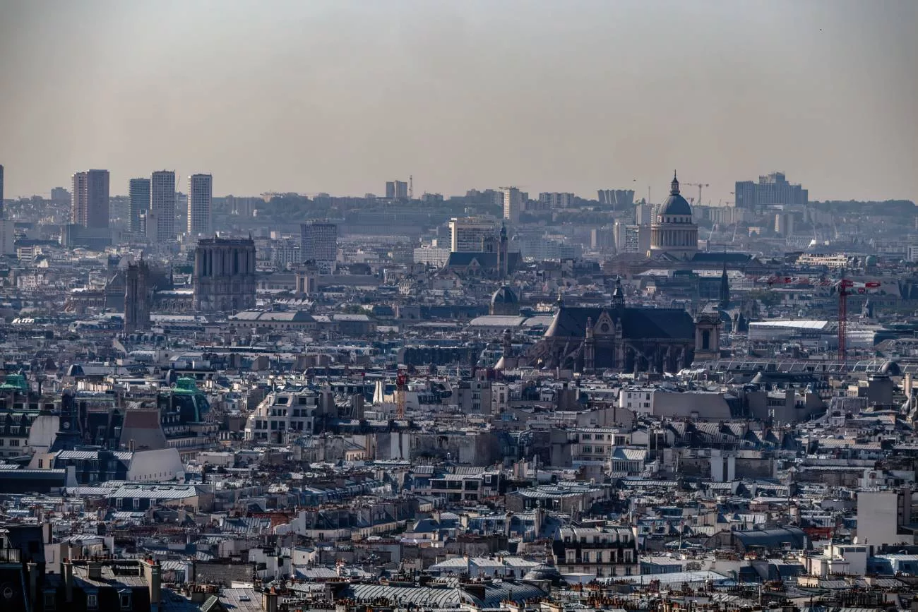 Une vue de Paris à midi, depuis le Sacré-Cœur
