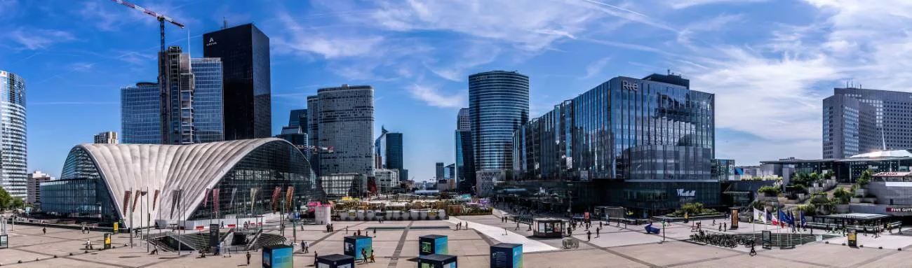 Un panorama de la gare de La Défense
