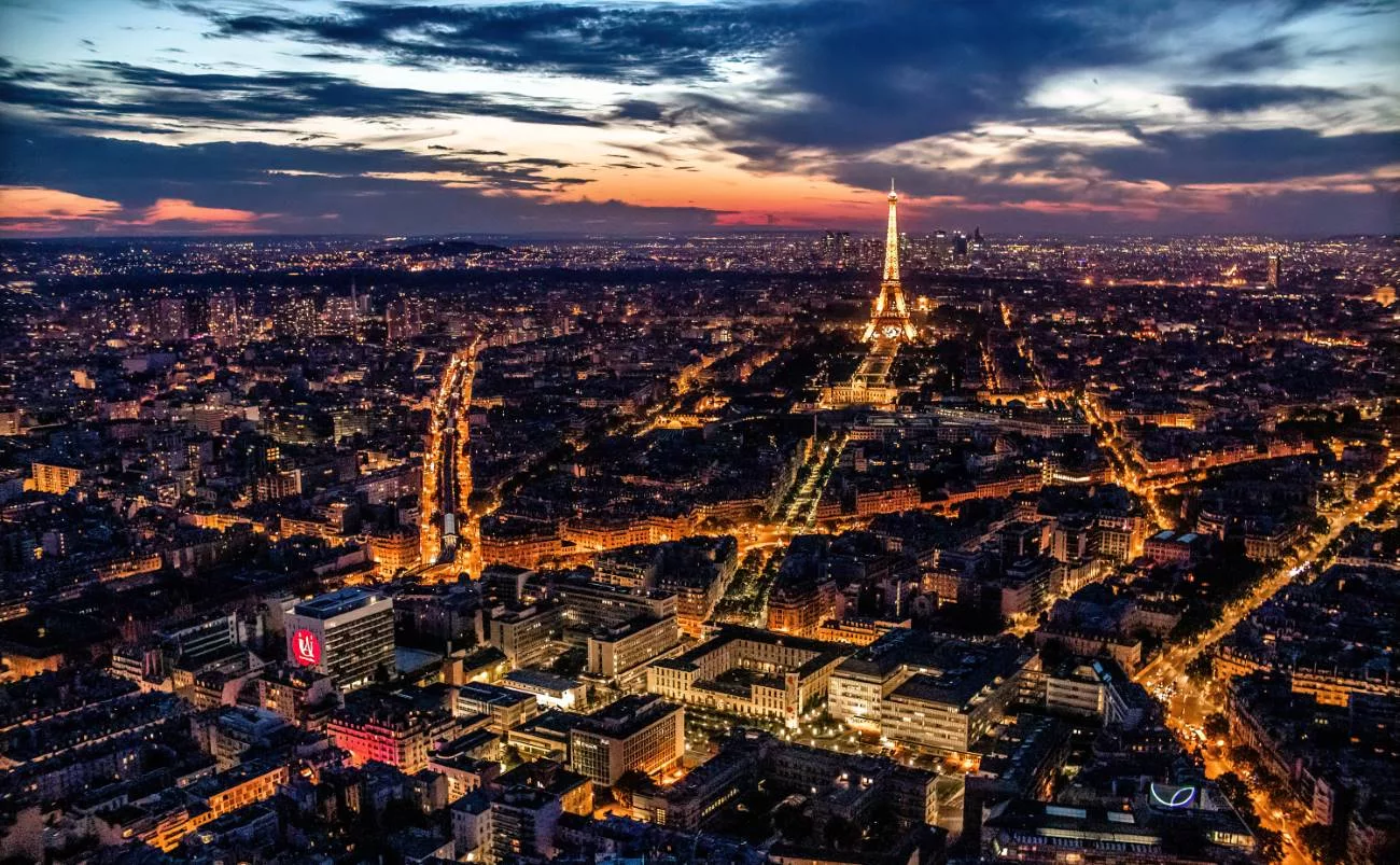 Vue de la ville de Paris la nuit
