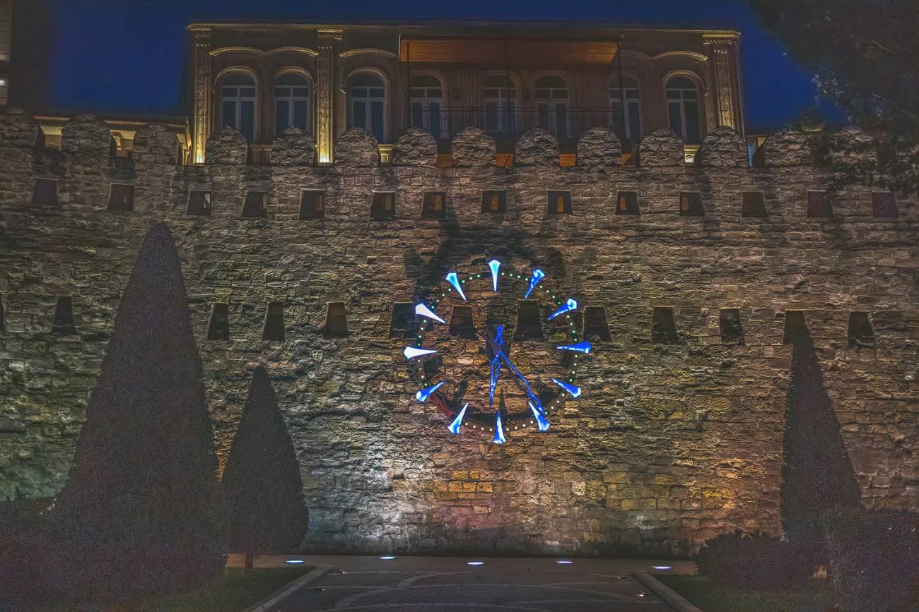 Die Mauer, die Icherisheher umgibt
